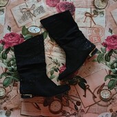 Сапоги оздоблені чорними стразами, розмір 38