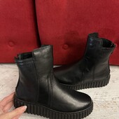 Marc O’Polo,оригінал,із натуральної шкіри із утепленням,розмір 42.Останні