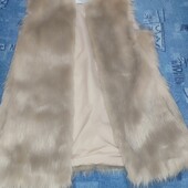 Фирменная теплая жилетка Бершка на 12-16 лет. Состояние новое