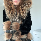 Розкішна норкова шуба з хутром єнота (комір та манжети)