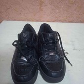 Фірмові кросівки на широку ніжку,устілка 27, розмір 42