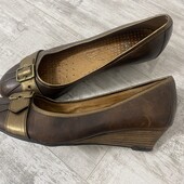 Кожаные мягкие удобные туфли на танкетке