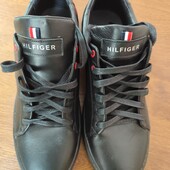 Шкіряні кросівки