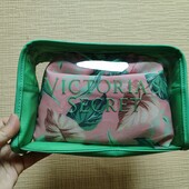 Косметичка Viktoria's Secret + парфумована вода Vilna