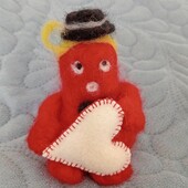 Сувенір - чоловічок з сердечком