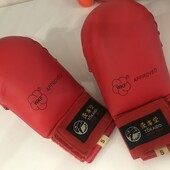 Перчатки для боксу, карате