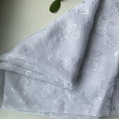 Красивый вышитый платок