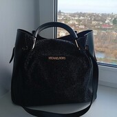 Тм Michael Kors! Стильна та містка сумка в гарному стані!