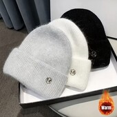 Елегантна утеплена шапка з логотипом , 4 кольори на вибір — мінімалізм і тепло