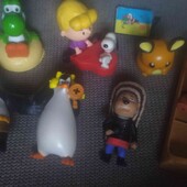 Колекційні фігурки з McDonald's одним лотом.
