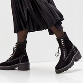 Стильные кожаные черные ботинки на шнурках