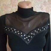 Маленьке чорне плаття.