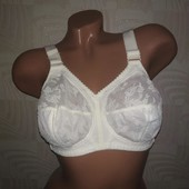 ☆Розпродаж☆милий бюстгальтер від triumph 85в