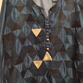 Туніка з довгим рукавом та розрізами по боках. Р. 50-52