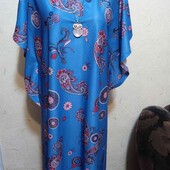 Довга красива сукня м розміру,в грудях 104 см.