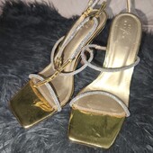 Asos Design, uk7 40p неймовірні золоті босоніжки