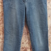 Блакитні джинси, добре тягнуться