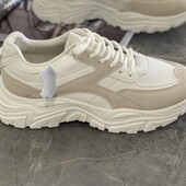 Стильні кросівки ,шкіра.