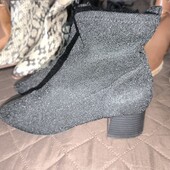 Primark uk6 39p. Чобітки - панчохи з люрексом