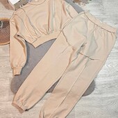 Зручний стильовий костюм відмінний стан