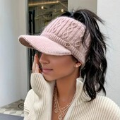 Шапка тепла зимова з отвором для хвоста рожева