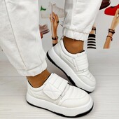 Стильні кросівки в наявності 36розмір гарна якість