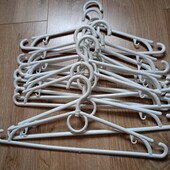 Плечіки, вішаки