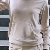 Шикарнейший велюровый костюм качество отменное