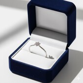 Ніжна срібна каблучка 18 розміру