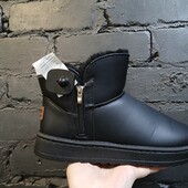 Уггі великого розміру