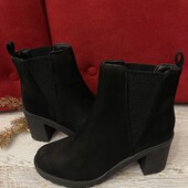 Челсі із еко замші ,від About You,розмір 40,устілка 26