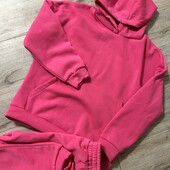 Жіночий теплий костюмчик.