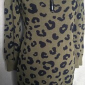 Трикотажное платье с пинтом