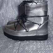 Очень красивые фирменные сапожки!Натуральная кожа,  овчина. 