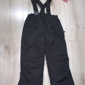 Відмінний стан.Лижні штани напівкомбінезон на зріст 98см.