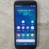 Смартфон Doro 8050 в робочому стані.