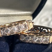 Красивая новинка!Яркие серьги с полоской из белых цирконов, позолота 585 пробы