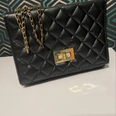 Стильна жіноча сумка в стилі "квілтинг"