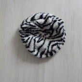 Берет пухнастий смугастий primark зебра