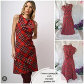 Стильа сукня в клітинку