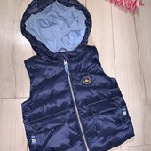 В ідеалі жилетка на зріст 68см.