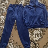 Костюм плотний велюр теплий ,в хорошому стані Р.42-44