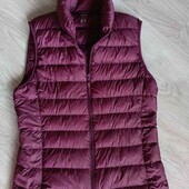 Uni Qlo брендовая стёганая лёгкая жилетка пух!!!! цвет марсала размер XS S нюанс