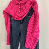 Джемпер в яскравому кольорі з акцентними ґудзиками