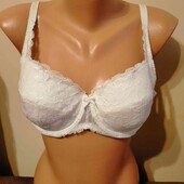 бюстгальтер 38 В, чашка 22 см