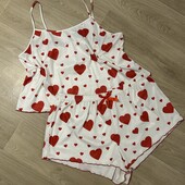 Ніжна піжамка в серденька на пишні форми, р.18/20 в гарному стані