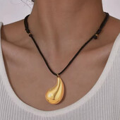 Підвіска об'ємна крапля на довгому чорному шнурку, мотузці. Медзолото