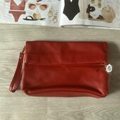 Гарна червона косметичка клатч shiseido