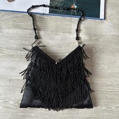 Красивая черная атласная вечерняя сумочка