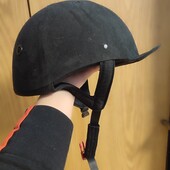 Шолом для кінного спорту та їзди